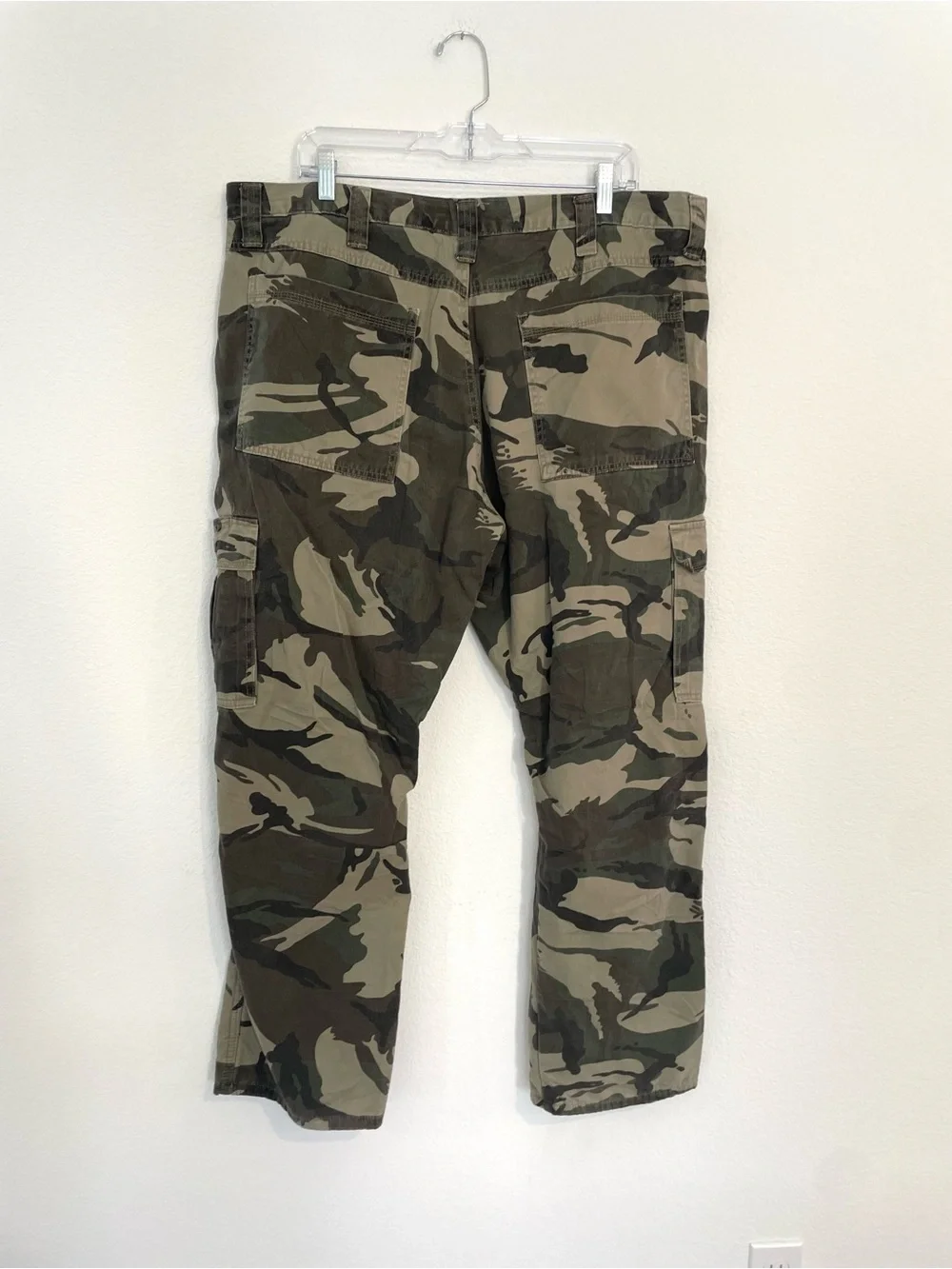Wrangler Relaxed Fit Fleece Lined Men's Green Camouflage Cargo Pants